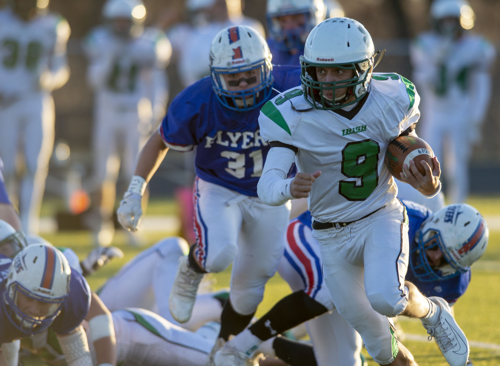 D-2 football semifinals, 11.18